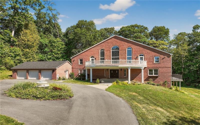 110 Oakhurst Dr, Canonsburg, 15317, 5 Bedrooms Bedrooms, 12 Rooms Rooms,4.1 BathroomsBathrooms,Residential,For Sale,Oakhurst Dr,1736918