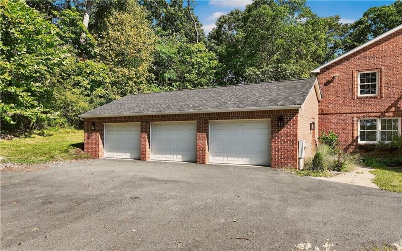 110 Oakhurst Dr, Canonsburg, 15317, 5 Bedrooms Bedrooms, 12 Rooms Rooms,4.1 BathroomsBathrooms,Residential,For Sale,Oakhurst Dr,1736918