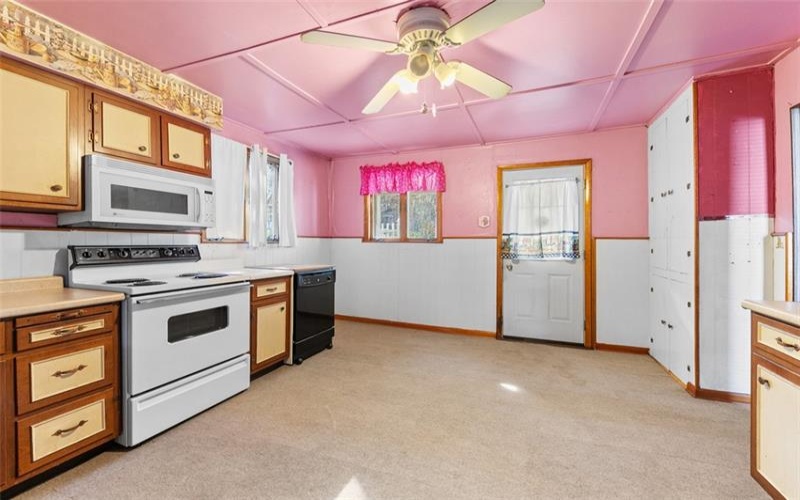 413 Prospect St, Connellsville, 15425, 3 Bedrooms Bedrooms, ,2 BathroomsBathrooms,Residential,For Sale,Prospect St,1745527