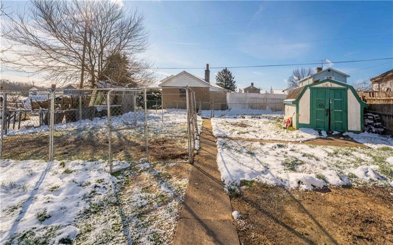 421 2nd St, Brownsville, 15417, 2 Bedrooms Bedrooms, ,1 BathroomBathrooms,Residential,For Sale,2nd St,1747557
