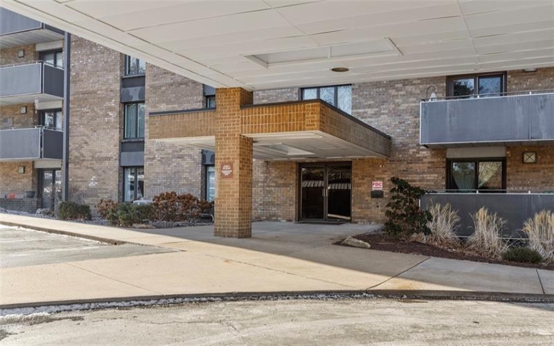 820 Beau, Washington, 15301, 2 Bedrooms Bedrooms, 7 Rooms Rooms,1.1 BathroomsBathrooms,Residential,For Sale,Beau,1740213