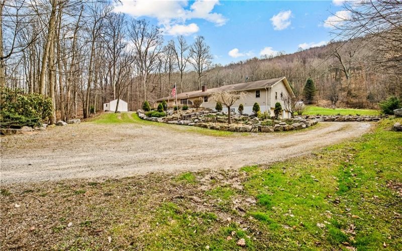 4514 Route 31, Somerset, 15501, 5 Bedrooms Bedrooms, ,2 BathroomsBathrooms,Residential,For Sale,Route 31,1745582