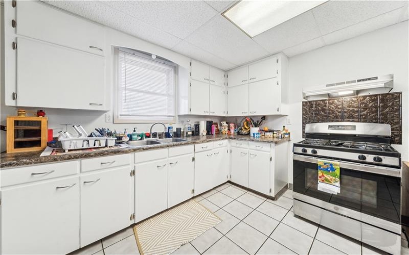 602-604 Gaskill Ave, Jeannette, 15644, 5 Bedrooms Bedrooms, ,3 BathroomsBathrooms,Residential,For Sale,Gaskill Ave,1737044