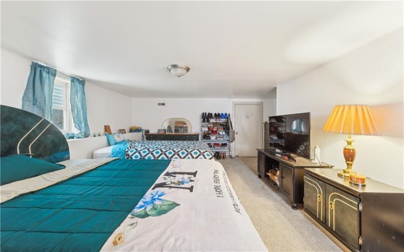602-604 Gaskill Ave, Jeannette, 15644, 5 Bedrooms Bedrooms, ,3 BathroomsBathrooms,Residential,For Sale,Gaskill Ave,1737044