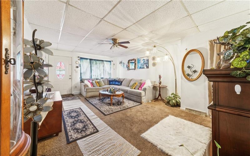 602-604 Gaskill Ave, Jeannette, 15644, 5 Bedrooms Bedrooms, ,3 BathroomsBathrooms,Residential,For Sale,Gaskill Ave,1737044