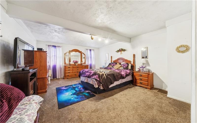 602-604 Gaskill Ave, Jeannette, 15644, 5 Bedrooms Bedrooms, ,3 BathroomsBathrooms,Residential,For Sale,Gaskill Ave,1737044