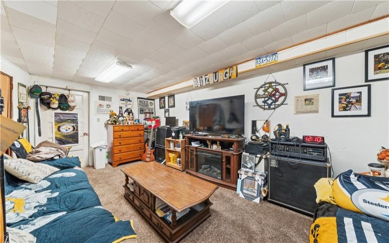 602-604 Gaskill Ave, Jeannette, 15644, 5 Bedrooms Bedrooms, ,3 BathroomsBathrooms,Residential,For Sale,Gaskill Ave,1737044