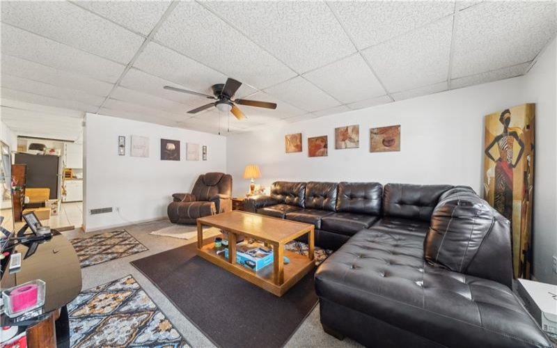 602-604 Gaskill Ave, Jeannette, 15644, 5 Bedrooms Bedrooms, ,3 BathroomsBathrooms,Residential,For Sale,Gaskill Ave,1737044