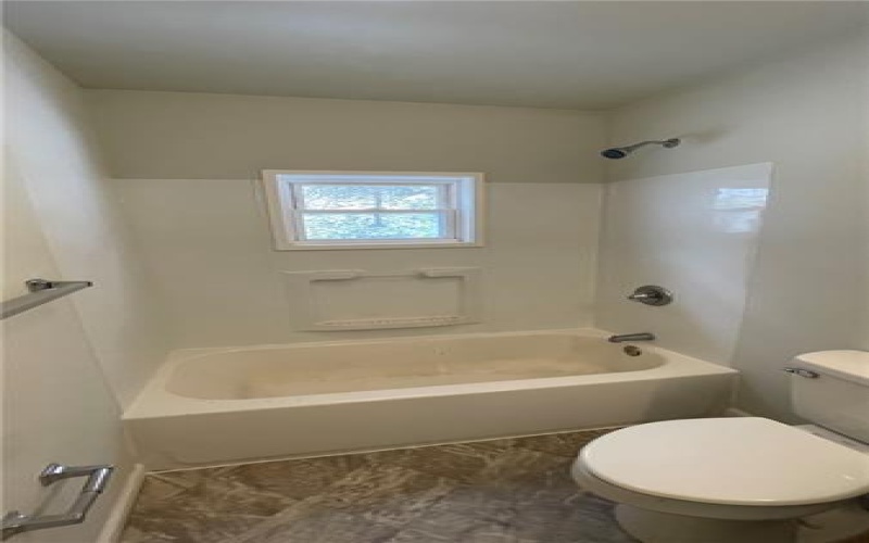 814 Green St, Greensburg, 15601, 2 Bedrooms Bedrooms, ,1 BathroomBathrooms,Lease,For Rent,Green St,1743072