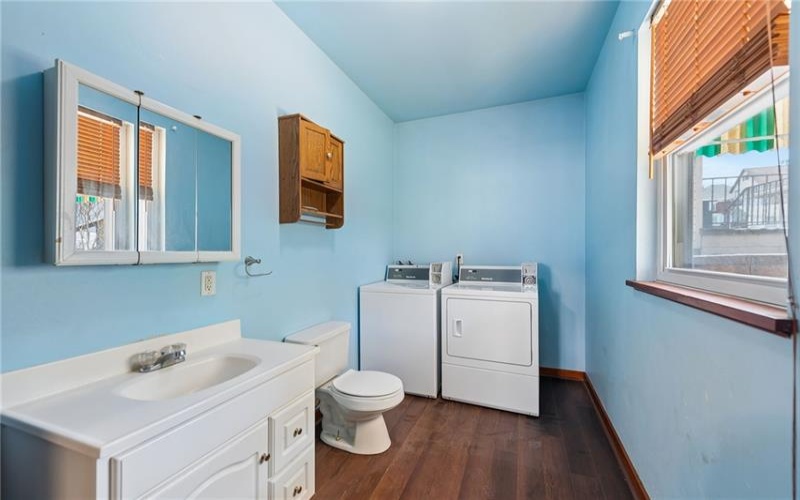 823 FALLOWFIELD AVE, CHARLEROI, 15022, 4 Bedrooms Bedrooms, 7 Rooms Rooms,1 BathroomBathrooms,Residential,For Sale,FALLOWFIELD AVE,1747660