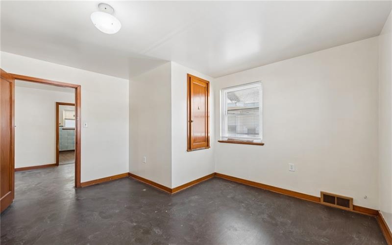 823 FALLOWFIELD AVE, CHARLEROI, 15022, 4 Bedrooms Bedrooms, 7 Rooms Rooms,1 BathroomBathrooms,Residential,For Sale,FALLOWFIELD AVE,1747660