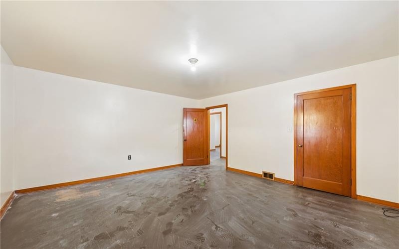 823 FALLOWFIELD AVE, CHARLEROI, 15022, 4 Bedrooms Bedrooms, 7 Rooms Rooms,1 BathroomBathrooms,Residential,For Sale,FALLOWFIELD AVE,1747660