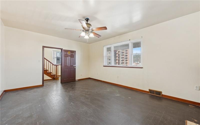 823 FALLOWFIELD AVE, CHARLEROI, 15022, 4 Bedrooms Bedrooms, 7 Rooms Rooms,1 BathroomBathrooms,Residential,For Sale,FALLOWFIELD AVE,1747660