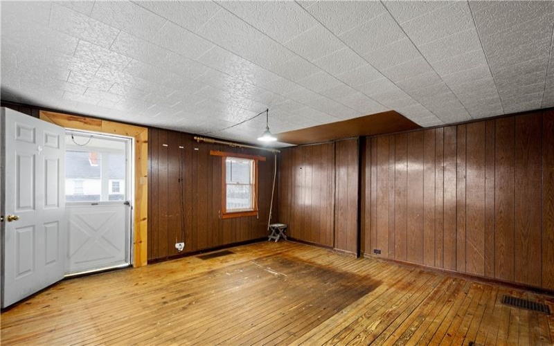 11 Madison Street, Cokeburg, 15324, 5 Bedrooms Bedrooms, 11 Rooms Rooms,1.1 BathroomsBathrooms,Residential,For Sale,Madison Street,1732852