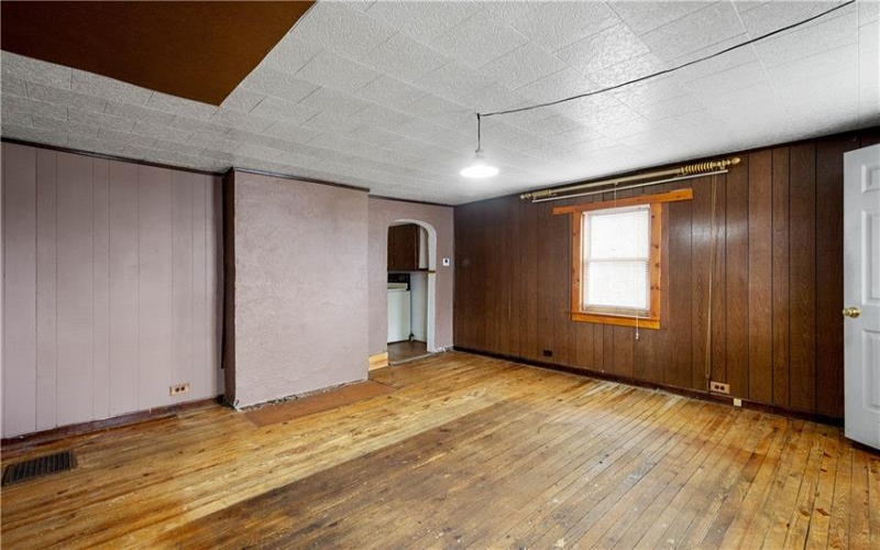 11 Madison Street, Cokeburg, 15324, 5 Bedrooms Bedrooms, 11 Rooms Rooms,1.1 BathroomsBathrooms,Residential,For Sale,Madison Street,1732852