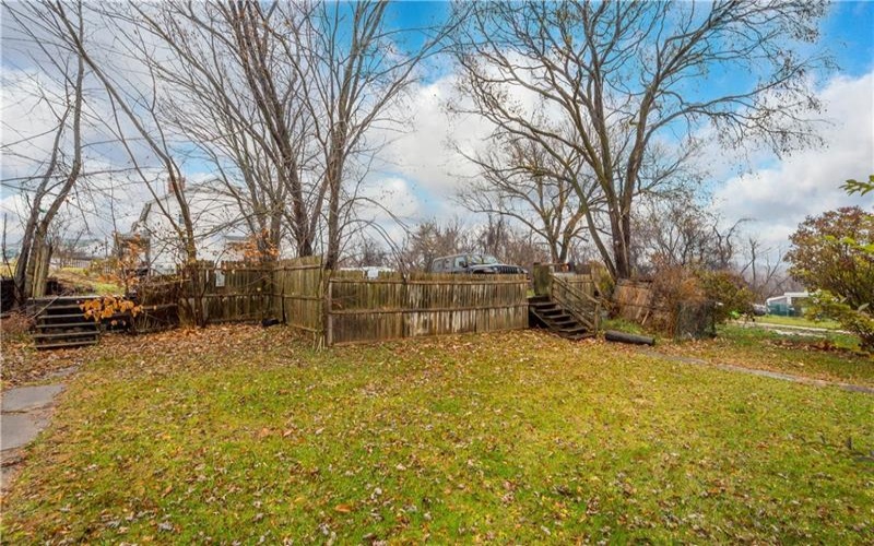 11 Madison Street, Cokeburg, 15324, 5 Bedrooms Bedrooms, 11 Rooms Rooms,1.1 BathroomsBathrooms,Residential,For Sale,Madison Street,1732852
