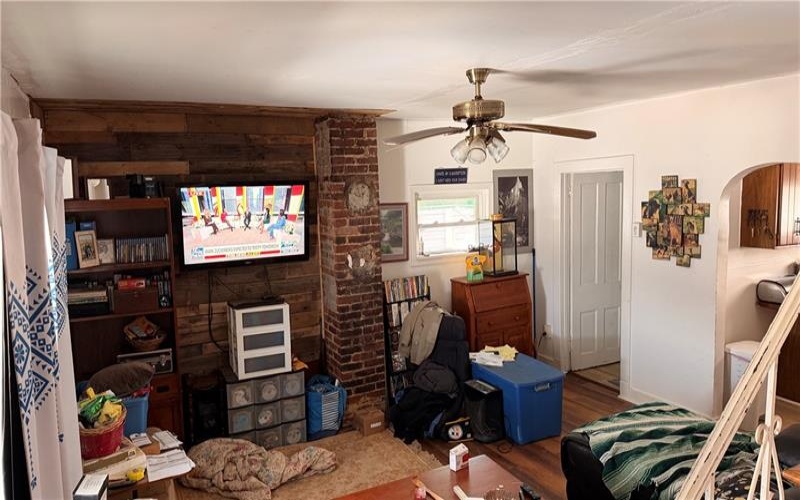 327 Lowell St, Vandergrift, 15690, 2 Bedrooms Bedrooms, ,1 BathroomBathrooms,Residential,For Sale,Lowell St,1740284