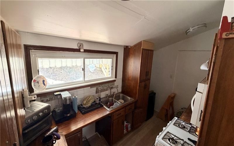 327 Lowell St, Vandergrift, 15690, 2 Bedrooms Bedrooms, ,1 BathroomBathrooms,Residential,For Sale,Lowell St,1740284