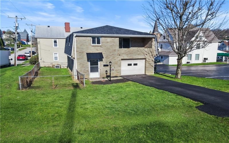 116 4th St, Mc Donald, 15057, 2 Bedrooms Bedrooms, ,2 BathroomsBathrooms,Residential,For Sale,4th St,1747701