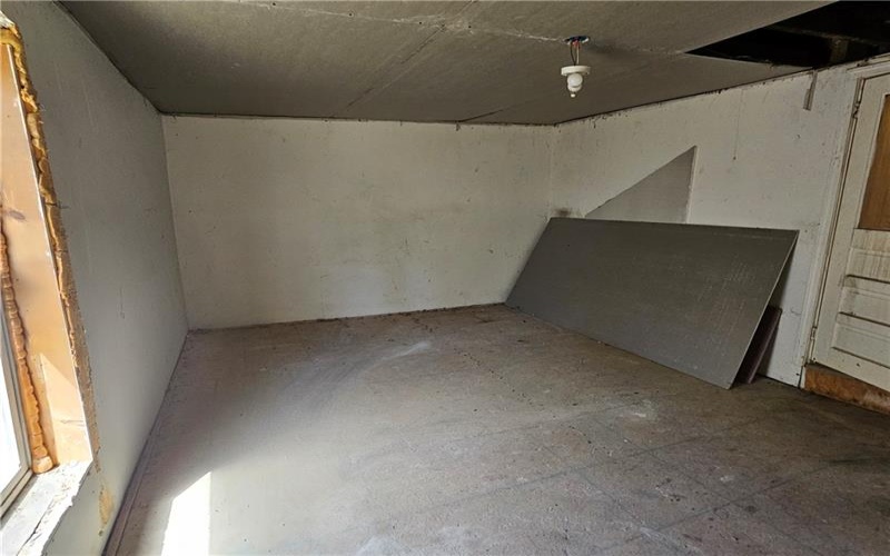 3 Lincoln Row, Connellsville, 15425, 2 Bedrooms Bedrooms, 7 Rooms Rooms,1 BathroomBathrooms,Residential,For Sale,Lincoln Row,1747703