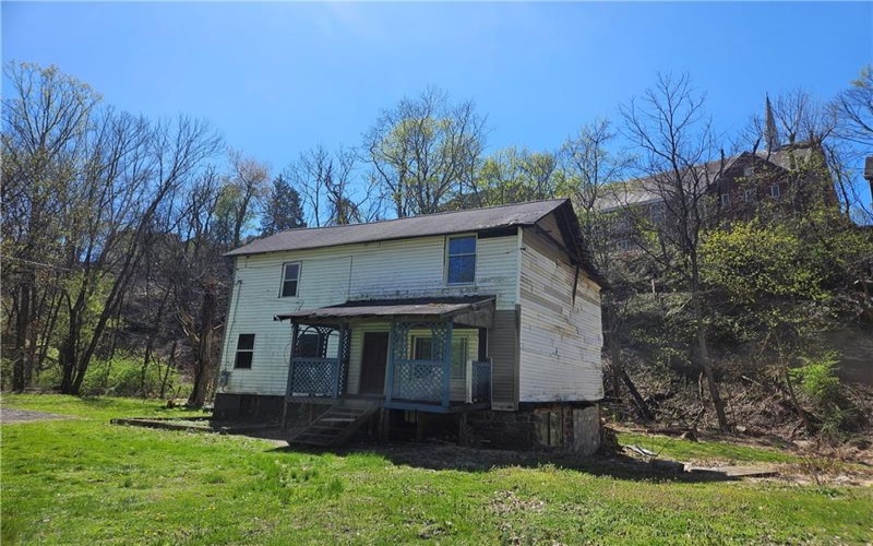 3 Lincoln Row, Connellsville, 15425, 2 Bedrooms Bedrooms, 7 Rooms Rooms,1 BathroomBathrooms,Residential,For Sale,Lincoln Row,1747703