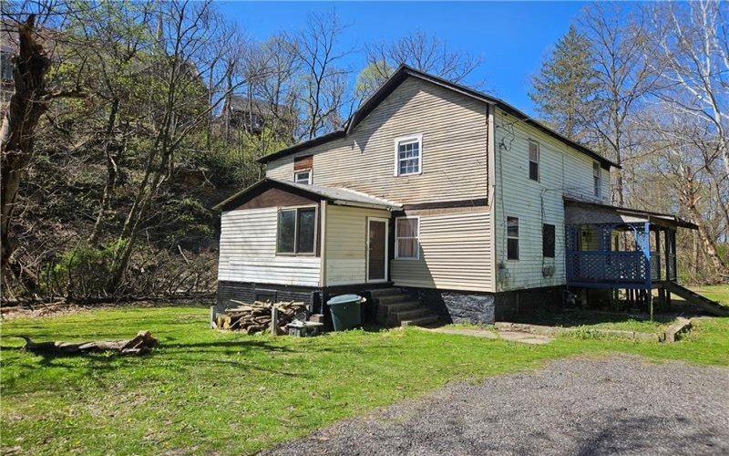3 Lincoln Row, Connellsville, 15425, 2 Bedrooms Bedrooms, 7 Rooms Rooms,1 BathroomBathrooms,Residential,For Sale,Lincoln Row,1747703