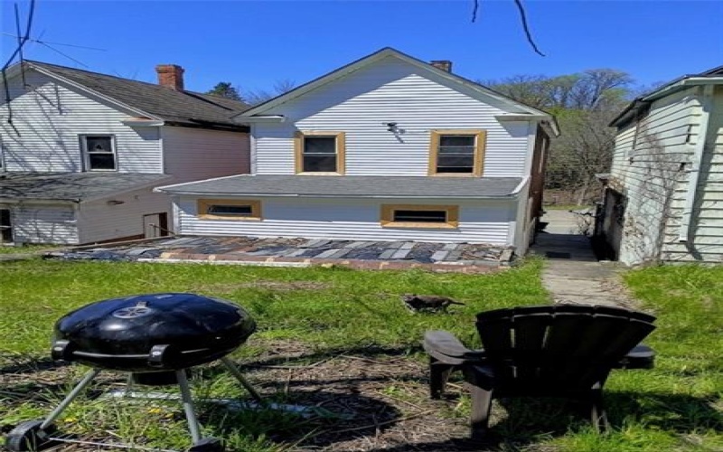 210 4th St, Jeannette, 15644, 3 Bedrooms Bedrooms, ,1 BathroomBathrooms,Residential,For Sale,4th St,1749543