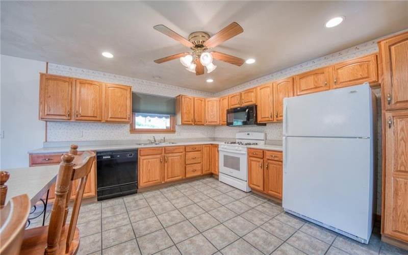 209 Falcon Ridge DRIVE, New Kensington, 15068, 3 Bedrooms Bedrooms, 9 Rooms Rooms,3 BathroomsBathrooms,Residential,For Sale,Falcon Ridge,1749550