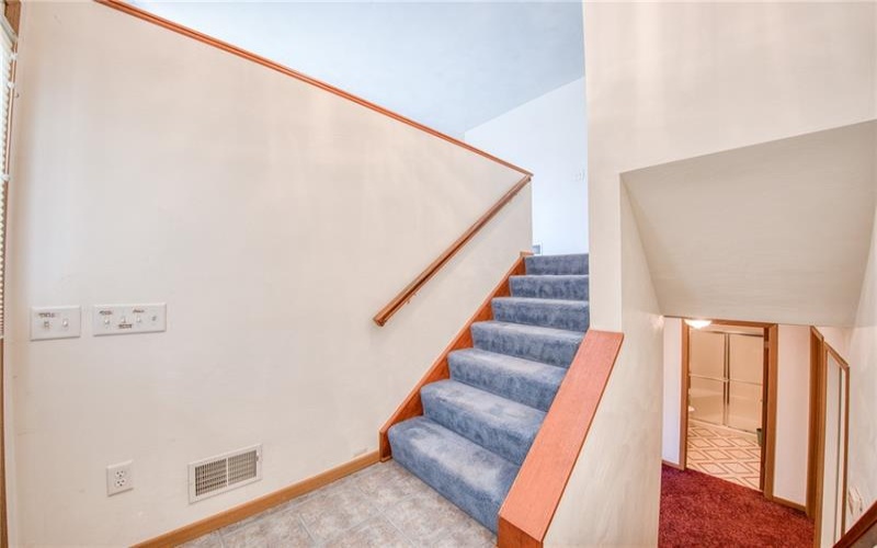 209 Falcon Ridge DRIVE, New Kensington, 15068, 3 Bedrooms Bedrooms, 9 Rooms Rooms,3 BathroomsBathrooms,Residential,For Sale,Falcon Ridge,1749550