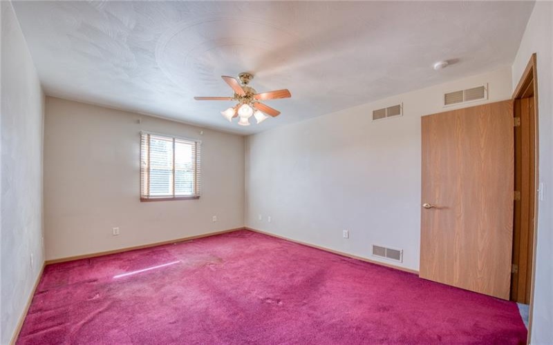 209 Falcon Ridge DRIVE, New Kensington, 15068, 3 Bedrooms Bedrooms, 9 Rooms Rooms,3 BathroomsBathrooms,Residential,For Sale,Falcon Ridge,1749550