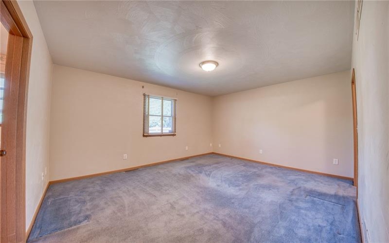 209 Falcon Ridge DRIVE, New Kensington, 15068, 3 Bedrooms Bedrooms, 9 Rooms Rooms,3 BathroomsBathrooms,Residential,For Sale,Falcon Ridge,1749550