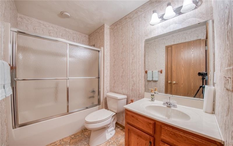 209 Falcon Ridge DRIVE, New Kensington, 15068, 3 Bedrooms Bedrooms, 9 Rooms Rooms,3 BathroomsBathrooms,Residential,For Sale,Falcon Ridge,1749550