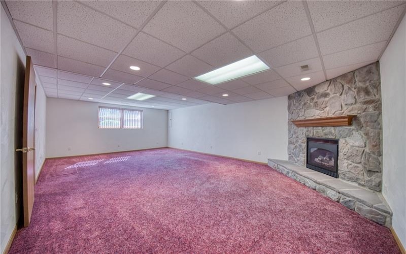 209 Falcon Ridge DRIVE, New Kensington, 15068, 3 Bedrooms Bedrooms, 9 Rooms Rooms,3 BathroomsBathrooms,Residential,For Sale,Falcon Ridge,1749550