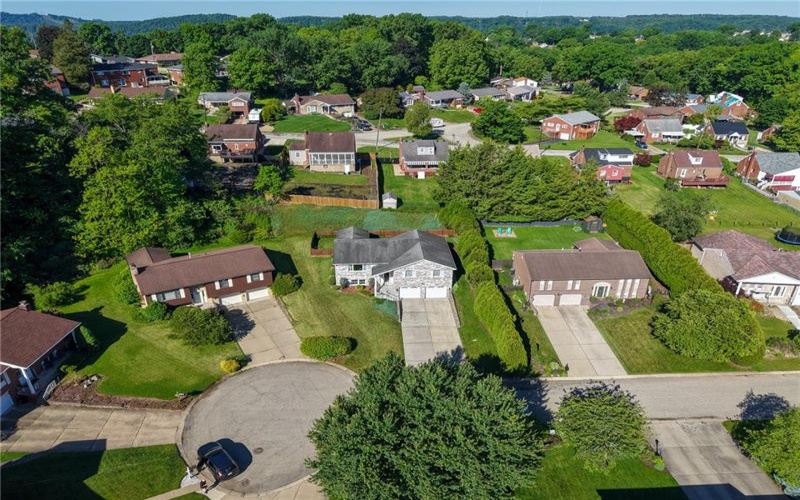 209 Falcon Ridge DRIVE, New Kensington, 15068, 3 Bedrooms Bedrooms, 9 Rooms Rooms,3 BathroomsBathrooms,Residential,For Sale,Falcon Ridge,1749550