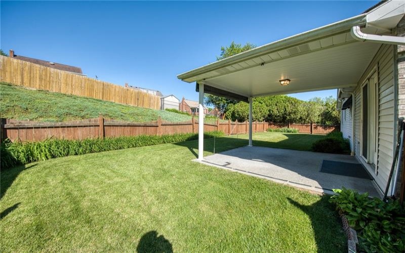 209 Falcon Ridge DRIVE, New Kensington, 15068, 3 Bedrooms Bedrooms, 9 Rooms Rooms,3 BathroomsBathrooms,Residential,For Sale,Falcon Ridge,1749550