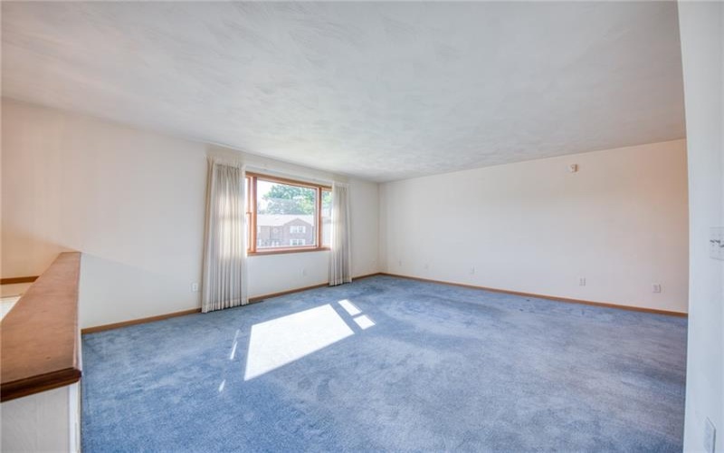 209 Falcon Ridge DRIVE, New Kensington, 15068, 3 Bedrooms Bedrooms, 9 Rooms Rooms,3 BathroomsBathrooms,Residential,For Sale,Falcon Ridge,1749550