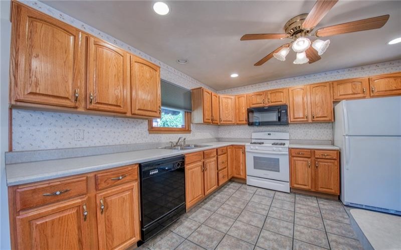 209 Falcon Ridge DRIVE, New Kensington, 15068, 3 Bedrooms Bedrooms, 9 Rooms Rooms,3 BathroomsBathrooms,Residential,For Sale,Falcon Ridge,1749550