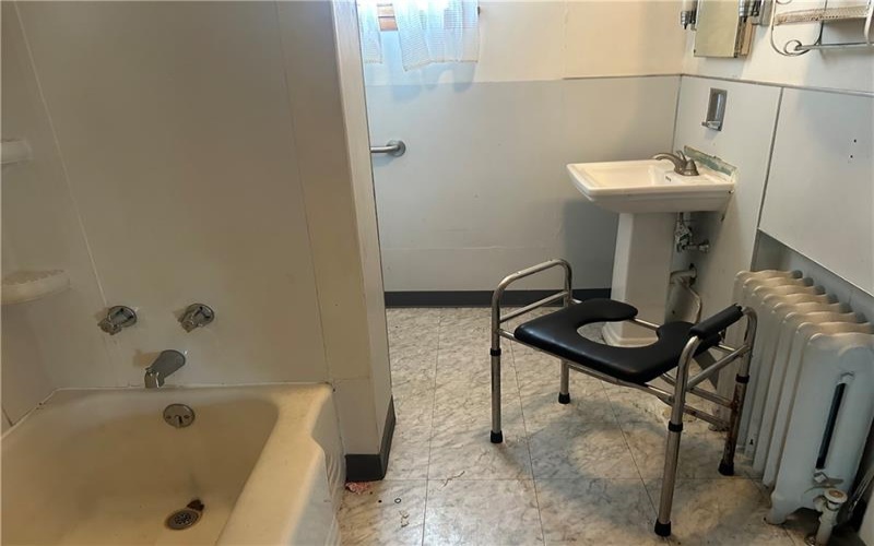 306 4th St, Monessen, 15062, 2 Bedrooms Bedrooms, ,1 BathroomBathrooms,Residential,For Sale,4th St,1749552