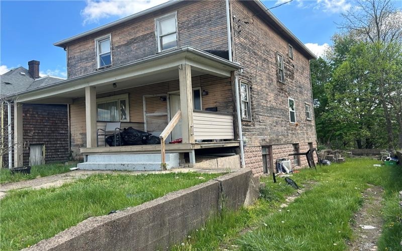 306 4th St, Monessen, 15062, 2 Bedrooms Bedrooms, ,1 BathroomBathrooms,Residential,For Sale,4th St,1749552