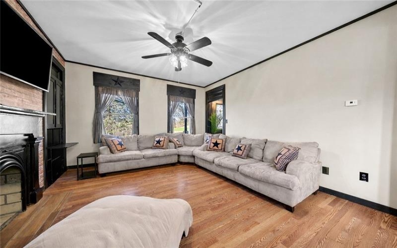 580 Green Valley, Eighty Four, 15330, 4 Bedrooms Bedrooms, 10 Rooms Rooms,2 BathroomsBathrooms,Residential,For Sale,Green Valley,1747771