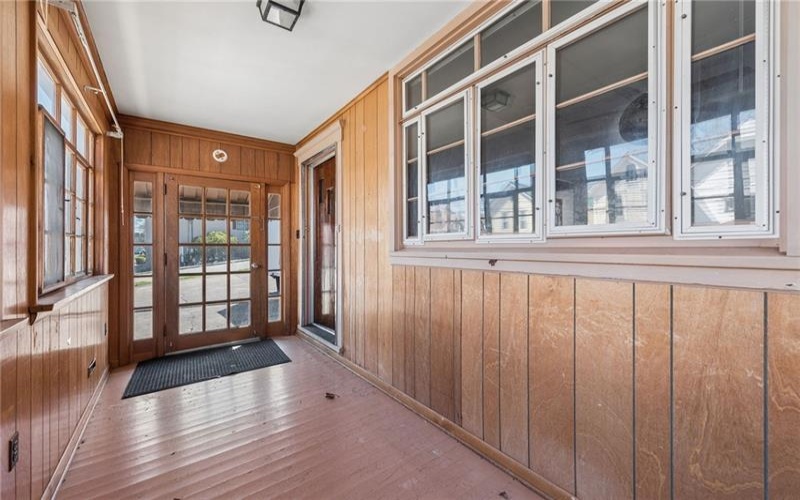 305 WASHINGTON AVE, CHARLEROI, 15022, 4 Bedrooms Bedrooms, 5 Rooms Rooms,1 BathroomBathrooms,Residential,For Sale,WASHINGTON AVE,1749573
