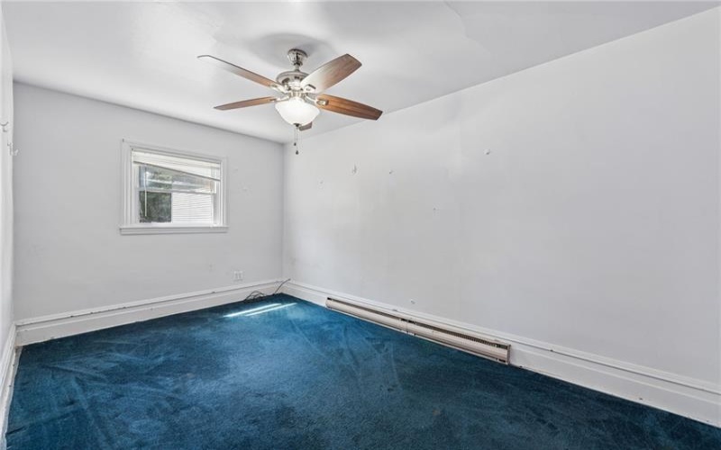 305 WASHINGTON AVE, CHARLEROI, 15022, 4 Bedrooms Bedrooms, 5 Rooms Rooms,1 BathroomBathrooms,Residential,For Sale,WASHINGTON AVE,1749573