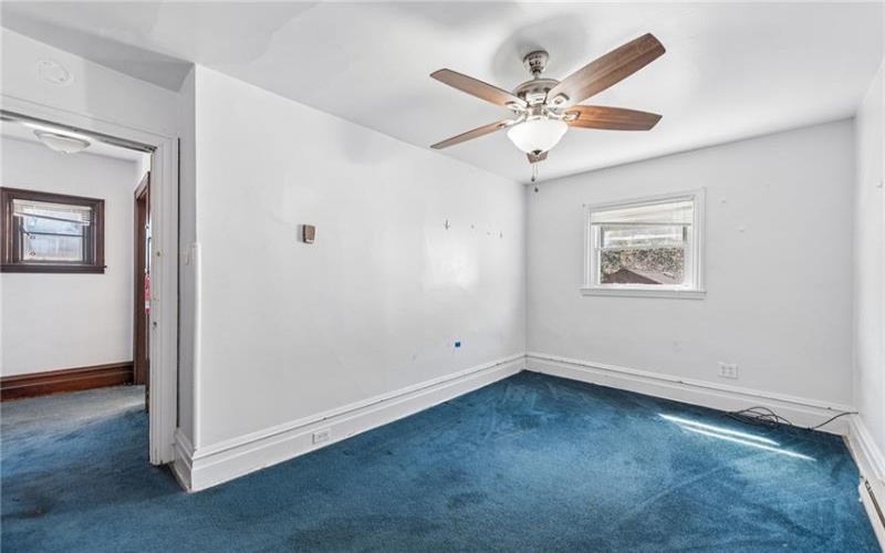 305 WASHINGTON AVE, CHARLEROI, 15022, 4 Bedrooms Bedrooms, 5 Rooms Rooms,1 BathroomBathrooms,Residential,For Sale,WASHINGTON AVE,1749573