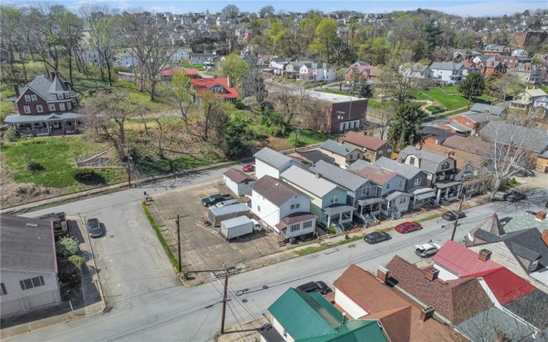 305 WASHINGTON AVE, CHARLEROI, 15022, 4 Bedrooms Bedrooms, 5 Rooms Rooms,1 BathroomBathrooms,Residential,For Sale,WASHINGTON AVE,1749573