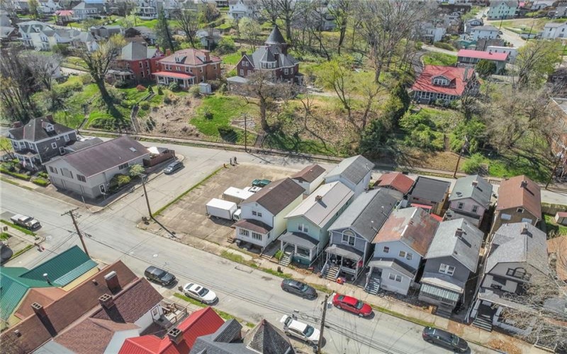 305 WASHINGTON AVE, CHARLEROI, 15022, 4 Bedrooms Bedrooms, 5 Rooms Rooms,1 BathroomBathrooms,Residential,For Sale,WASHINGTON AVE,1749573