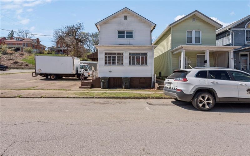 305 WASHINGTON AVE, CHARLEROI, 15022, 4 Bedrooms Bedrooms, 5 Rooms Rooms,1 BathroomBathrooms,Residential,For Sale,WASHINGTON AVE,1749573