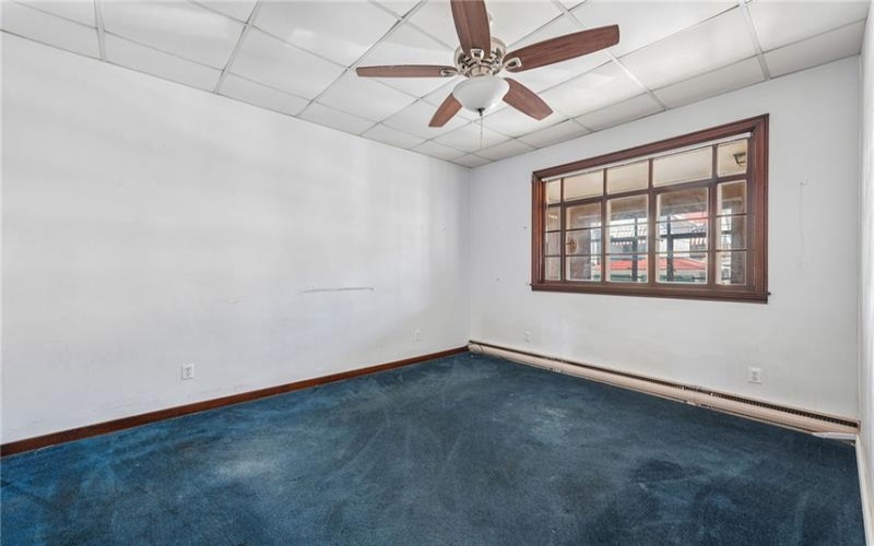 305 WASHINGTON AVE, CHARLEROI, 15022, 4 Bedrooms Bedrooms, 5 Rooms Rooms,1 BathroomBathrooms,Residential,For Sale,WASHINGTON AVE,1749573