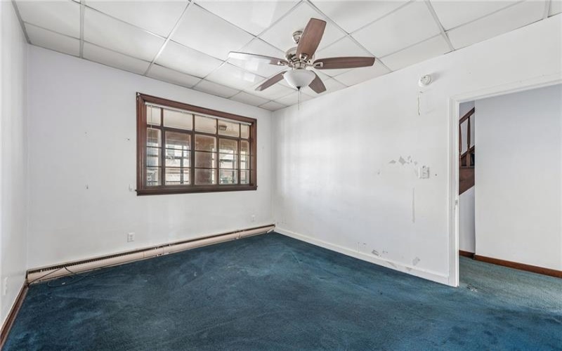 305 WASHINGTON AVE, CHARLEROI, 15022, 4 Bedrooms Bedrooms, 5 Rooms Rooms,1 BathroomBathrooms,Residential,For Sale,WASHINGTON AVE,1749573