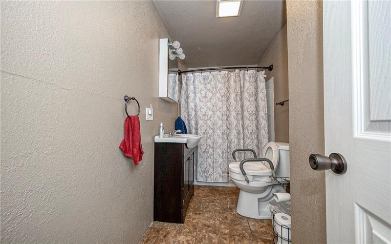 249 Washington Rd., Waynesburg, 15370, 2 Bedrooms Bedrooms, ,1 BathroomBathrooms,Residential,For Sale,Washington Rd.,1747807