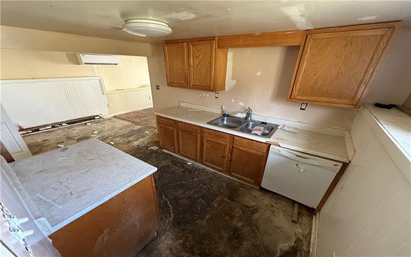 629 1/2 Broad Street, Washington, 15301, 2 Bedrooms Bedrooms, ,1 BathroomBathrooms,Residential,For Sale,Broad Street,1749580